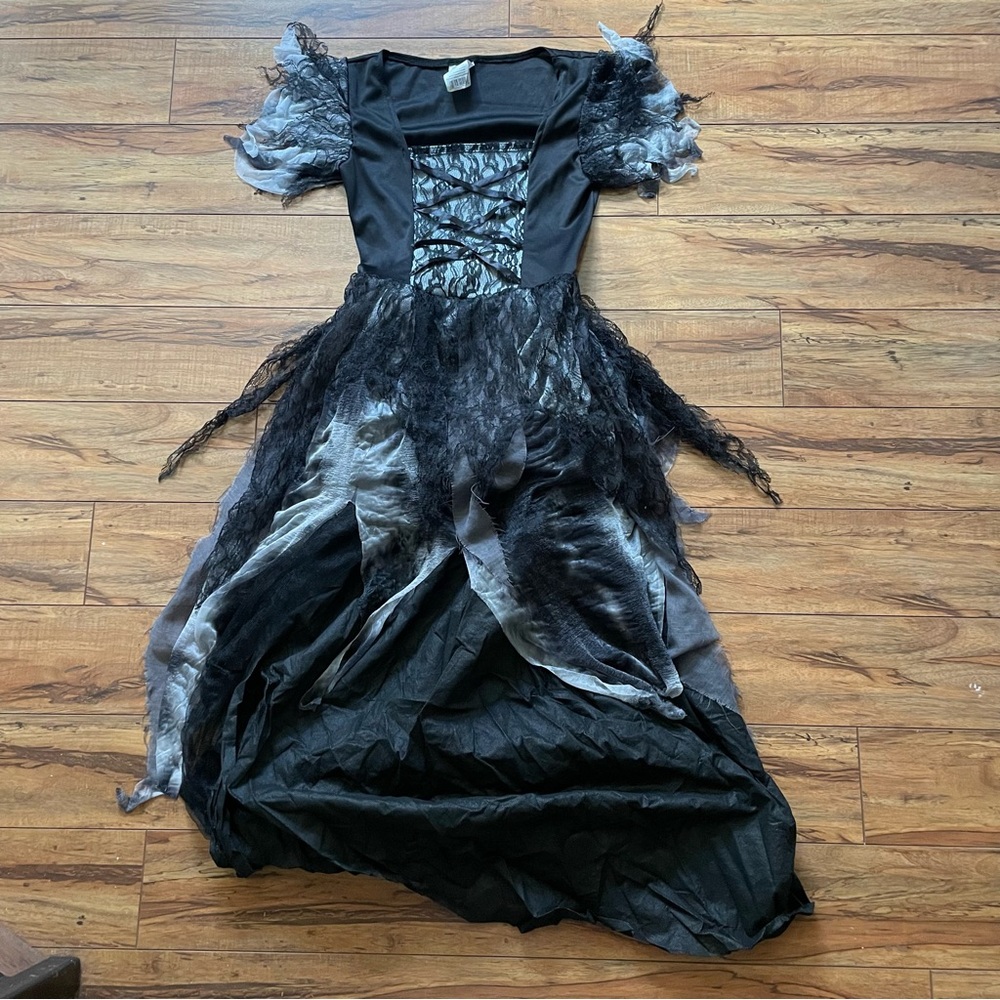 Spooky Ghost Halloween gothic Black and Gray Girls costume